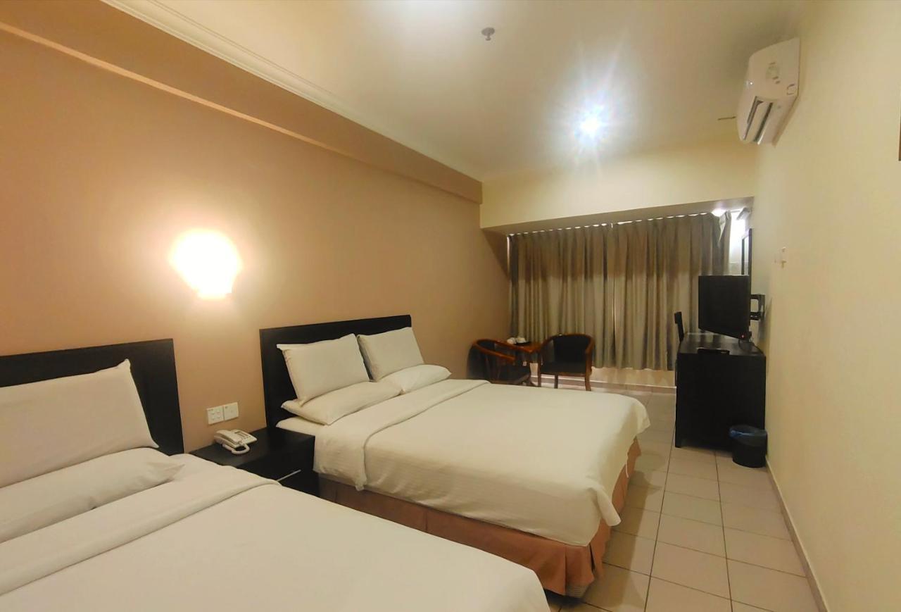 Megah D'Aru Hotel Кота Кинабалу Екстериор снимка