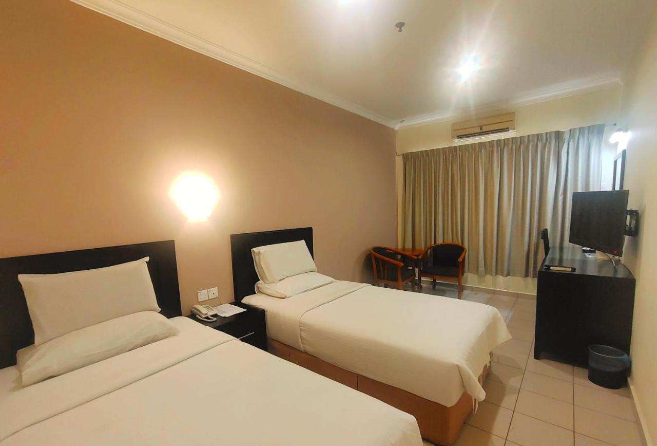 Megah D'Aru Hotel Кота Кинабалу Екстериор снимка