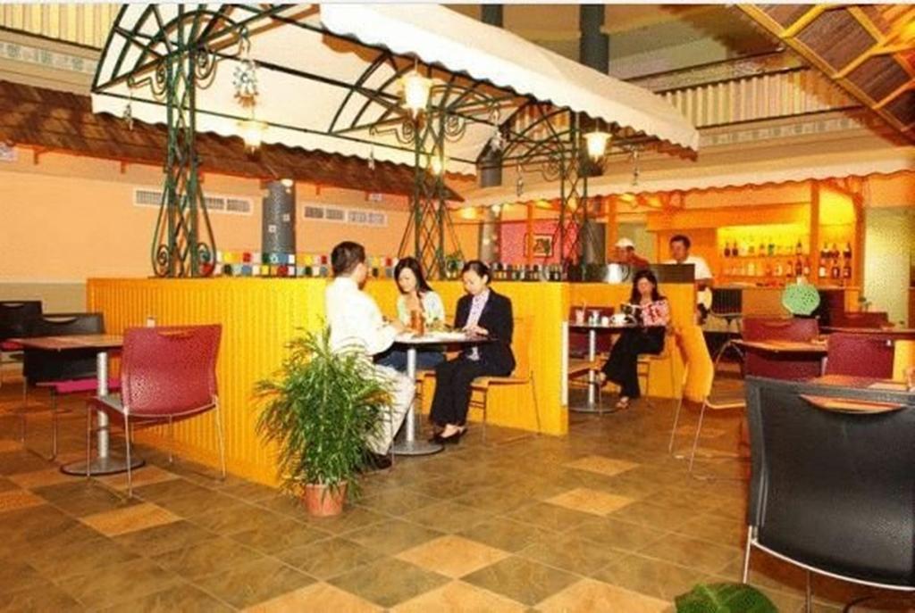 Megah D'Aru Hotel Кота Кинабалу Екстериор снимка
