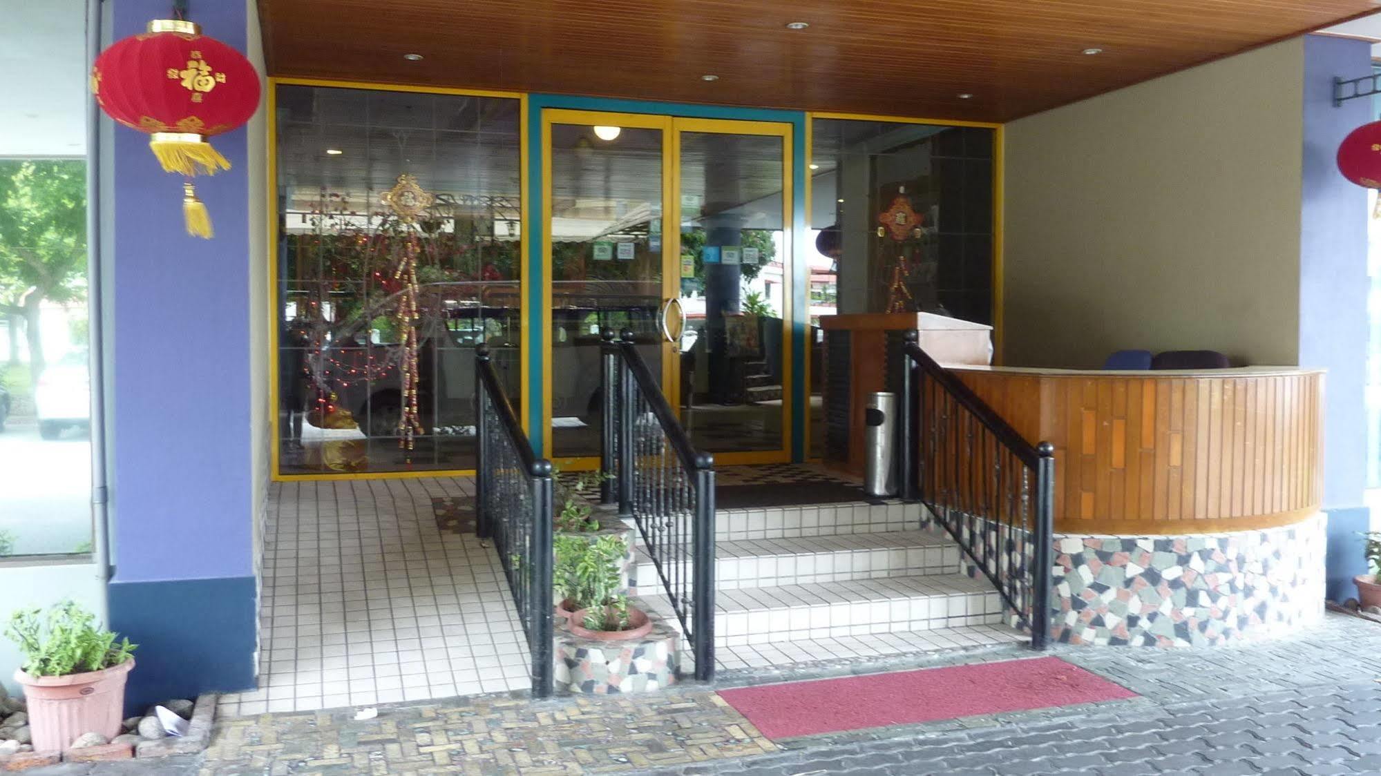 Megah D'Aru Hotel Кота Кинабалу Екстериор снимка